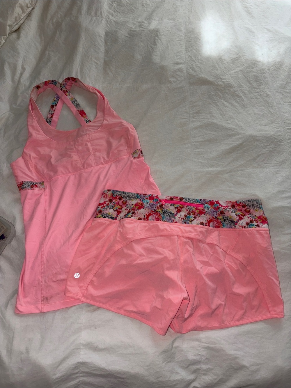 Lululemon set light pink floral stuff your bra racerback tank with shorts 10US